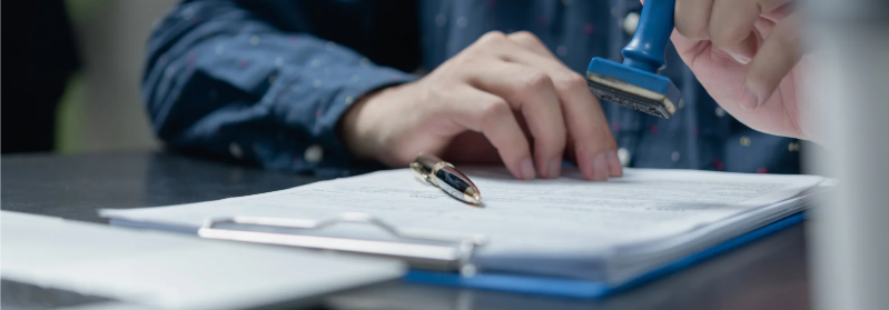 Comment choisir un traducteur assermenté fiable&nbsp;? 7 critères à vérifier